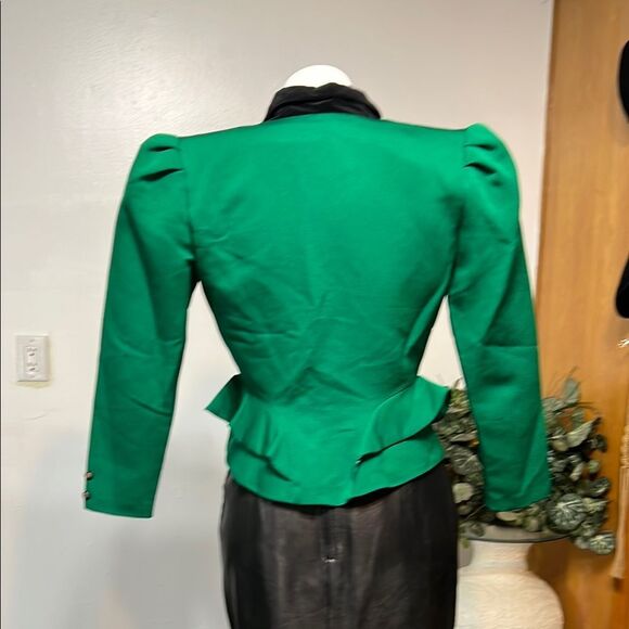 Emerald Green Blazer with Black Collar and Peplum Style - Picture 7 of 11